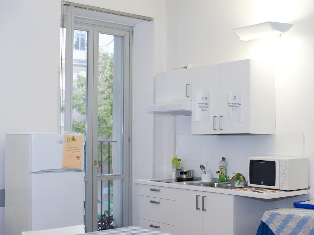רומא Orsa Maggiore Hostel For Women Only מראה חיצוני תמונה