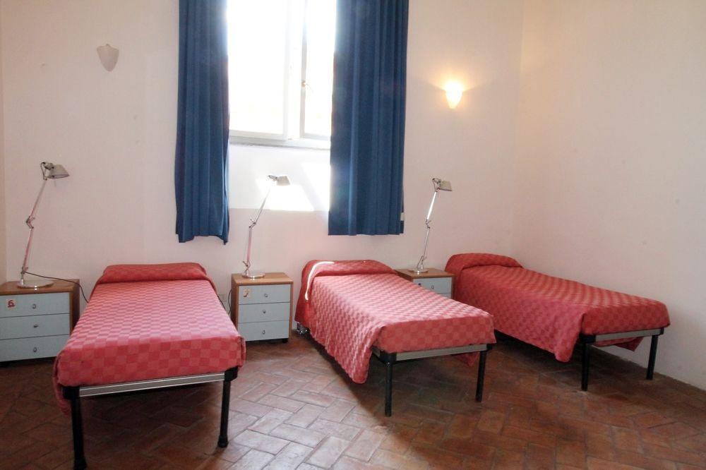 רומא Orsa Maggiore Hostel For Women Only מראה חיצוני תמונה