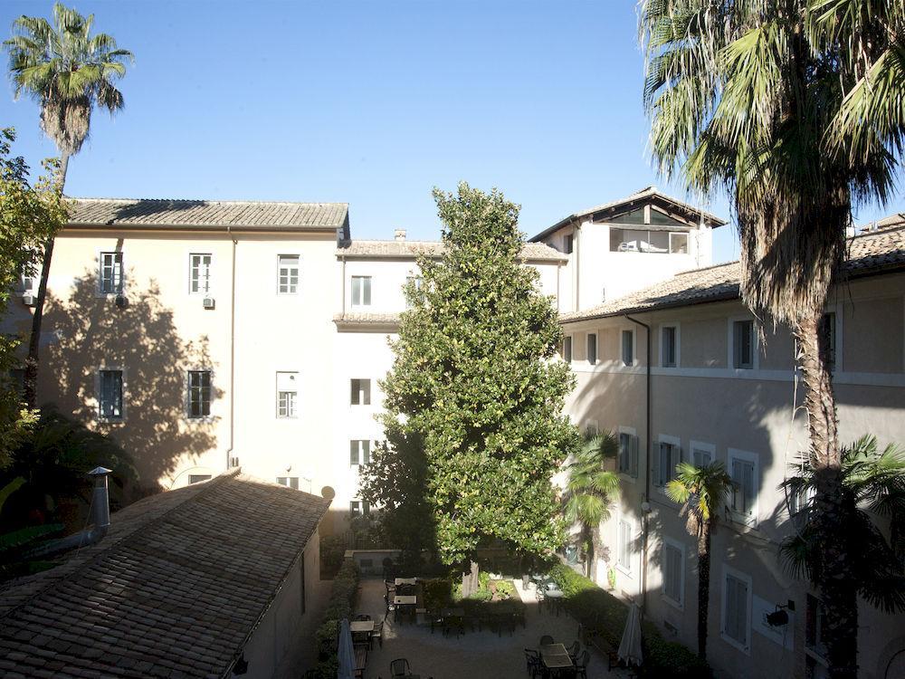 רומא Orsa Maggiore Hostel For Women Only מראה חיצוני תמונה