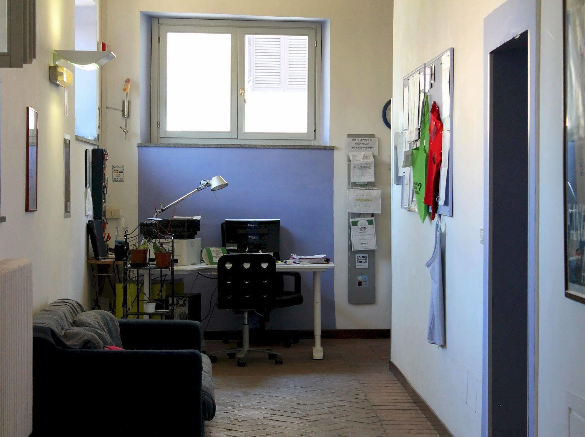 רומא Orsa Maggiore Hostel For Women Only מראה חיצוני תמונה
