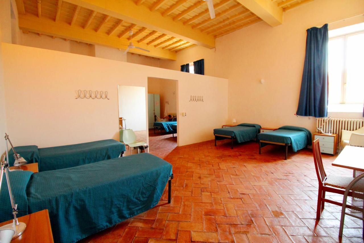 רומא Orsa Maggiore Hostel For Women Only מראה חיצוני תמונה